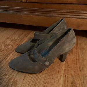 AEROSOLES Grey Suede Women's Pumps